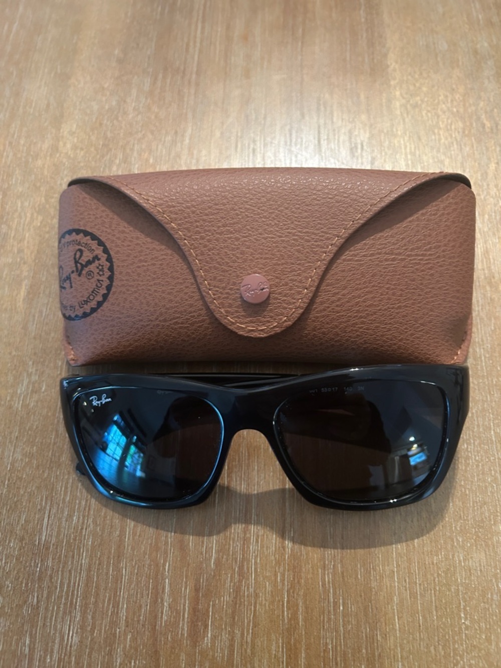Ray-Ban Black Sunglasses- 4194